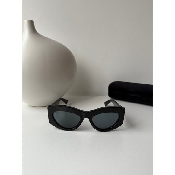 NEW Gucci GG1843S Black Cat Eye Sunglasses $515